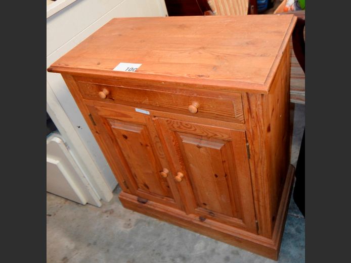 OREGON PINE 2-DOOR, SINGLE DRAWER CABINET, 65 x 35 x 72cm
