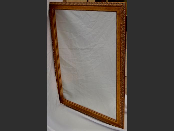 GILT FRAMED MIRROR, 90 x 70cm