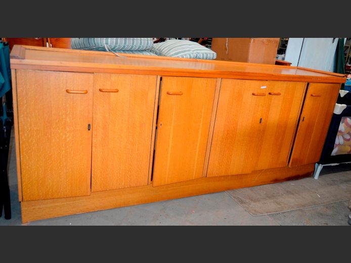 OAK 6-DOOR SIDEBOARD, 260 x 58 x 101cm [Water damage to base] [#: 415182325]
