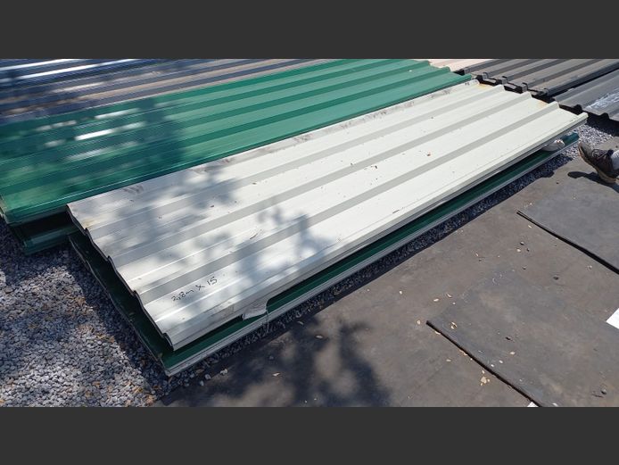 2.8m chromodeck widespan mixed colours green and light green sheets 0.55mm thick