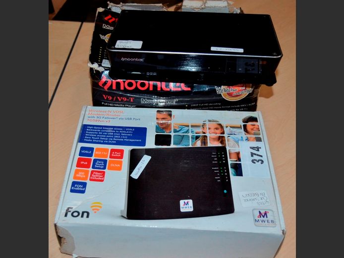 NOONTEC MULTI-MEDIA DECODER & AN MWEB ROUTER [Untested]