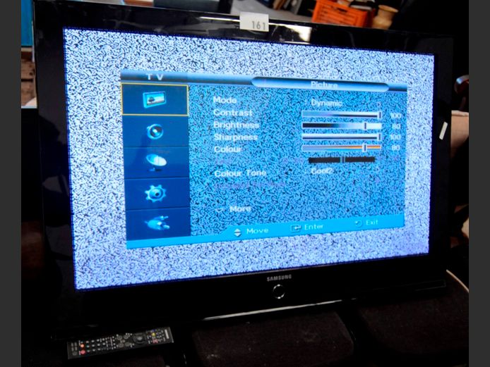 SAMSUNG 40" TV WITH REMOTE[Switches on, Untested further] ### LICENCE PLEASE ###