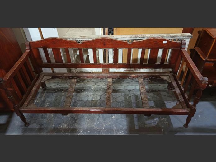VINTAGE OAK DAYBED [No mattress]