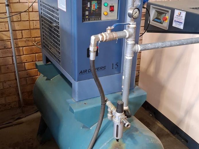  Compressors Industrial Air Dryer & 300 L tank 