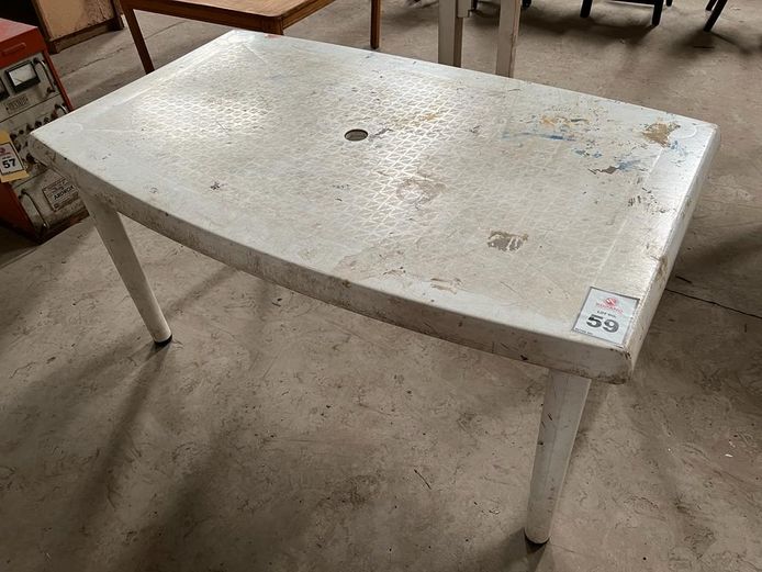 Plastic table