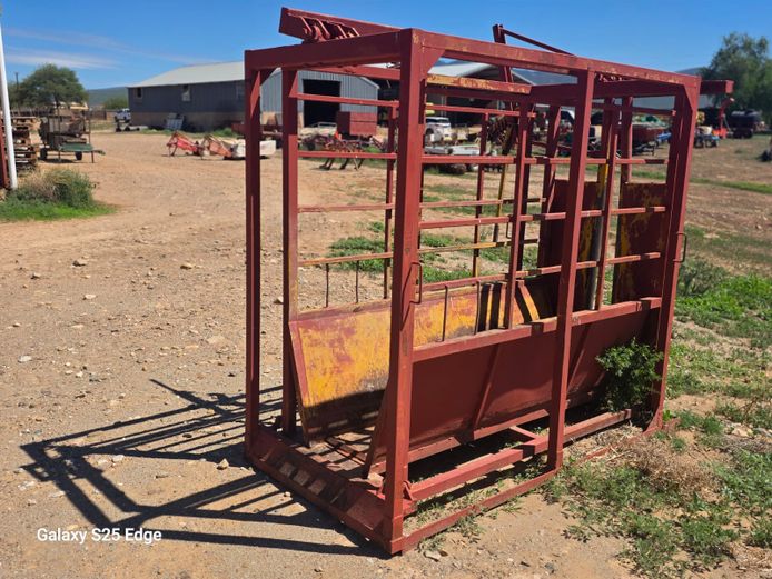 Beeskrat met nekklamp