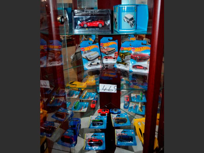 COLLECTION ON 3 SHELVES: HOT WHEELS & MAISTO MODEL CARS, etc