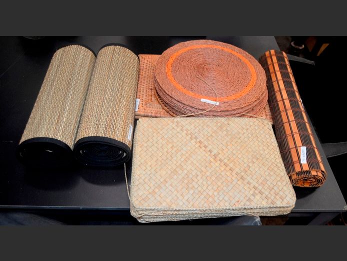 JOB LOT: WOVEN TABLE RUNNERS & PLACEMATS