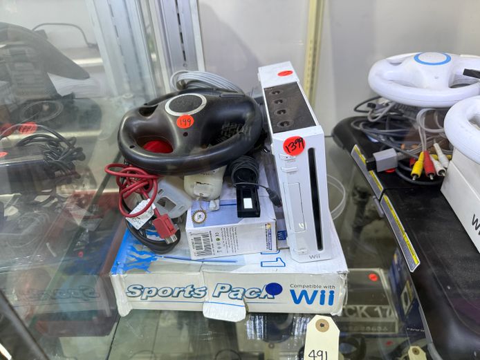 Wii Bundle + Accessories 