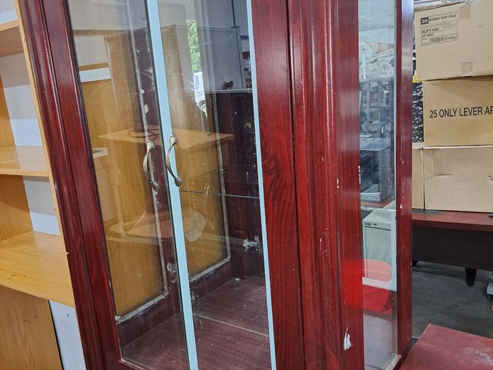2 glass-door display cabinet