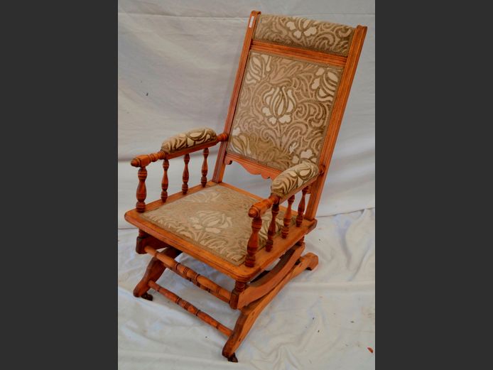 AMERICAN STYLE LIGHT OAK PLATFORM ROCKING CHAIR ON CASTORS