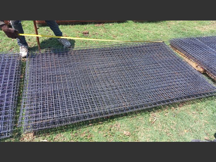 1.2mx2m black mesh 50mmx50mm hole 4mm thick