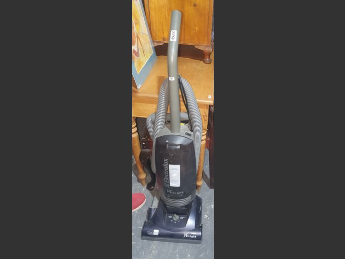 ELECTROLUX HILITE 1600W VACUUM CLEANER [Untested]