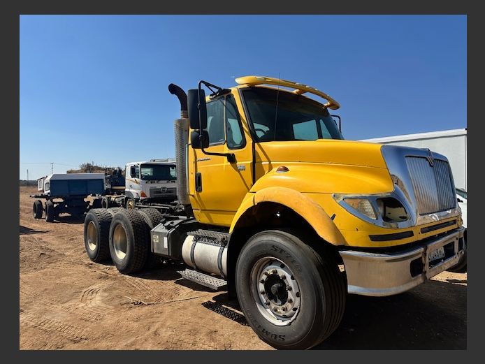 International 7600 D-axle Horse