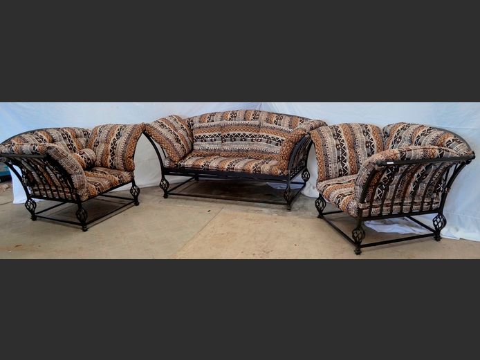 WROUGHT IRON 3-PIECE 4-SEATER PATIO SET WITH CUSHIONS