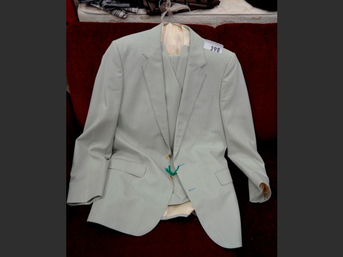 REX TRUFORM INTERNATIONAL PALE GREEN MEN'S SUIT WITH WAISTCOAT