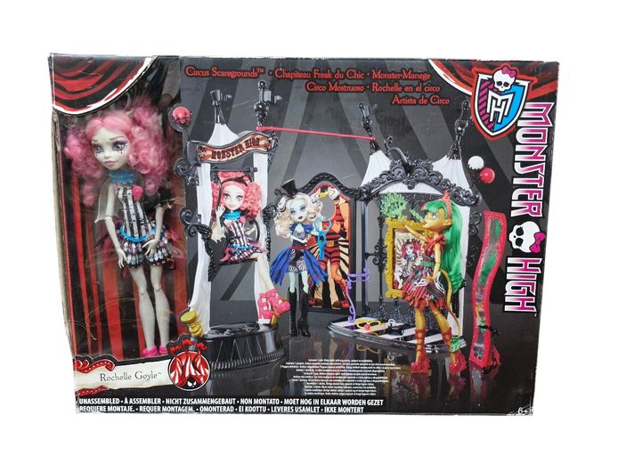 Monster High Freak du Chic Circus Scaregrounds & Rochelle Goyle Doll Playset
