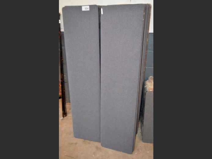 LOT: GREY CLUSTER DESK PARTITIONING