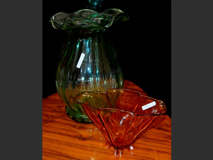 ART DECO AMBER GLASS VASE, 27cm Diameter x 37cm High & A RUFFLED GREEN GLASS VASE, 25 x 13 x 17cm [4,6]