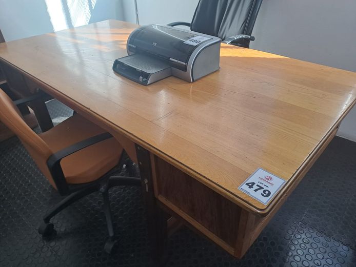 Office desk and chair