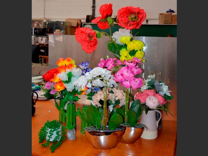 VARIOUS VASES WITH EVERLASTING FLOWERS [Chips to some]
