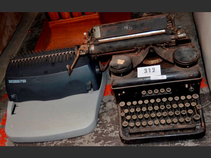 VINTAGE ROYAL TYPEWRITER & A DOCUBIND 100 [Untested]