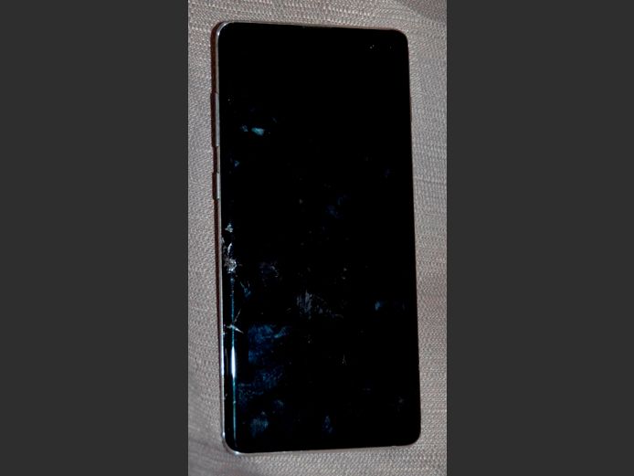 SAMSUNG S10 [Untested, Damaged, No charger]