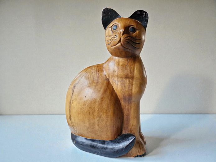 Hand-Carved Vintage Style Wooden Cat Figurine