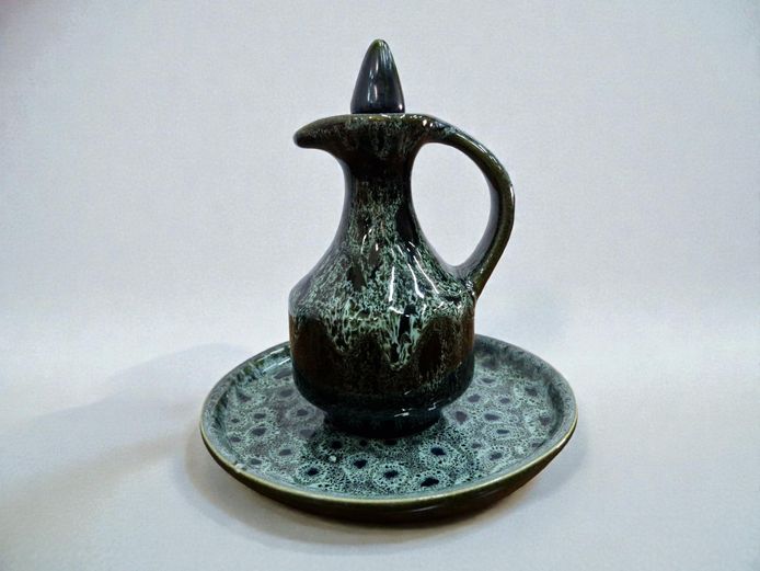 Vintage Fosters-Style Pottery Oil/Vinegar Pourer with Saucer