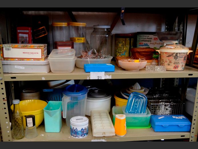 LOT ON 2 SHELVES: ASSORTED PLASTIC WARE, COLLECTABLE TINS, STORAGE CANISTERS, etc