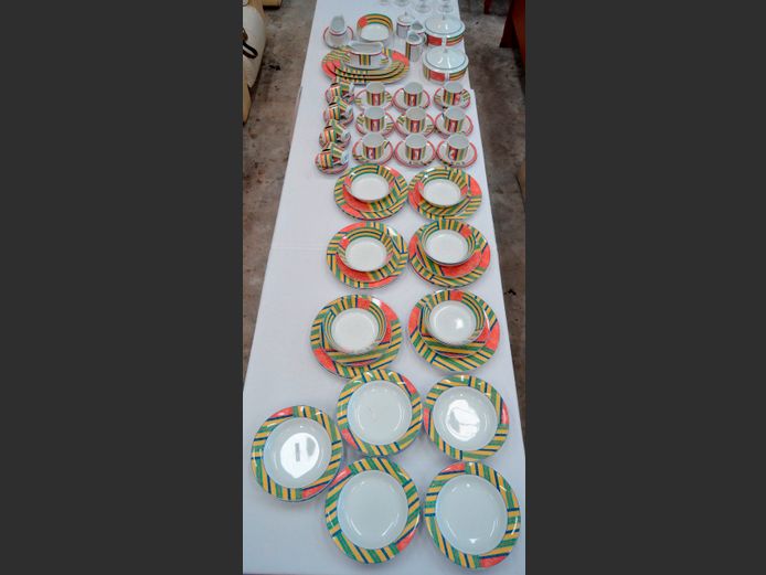 NORITAKE "IMPROMPTU" 105-PIECE PART DINNER SERVICE