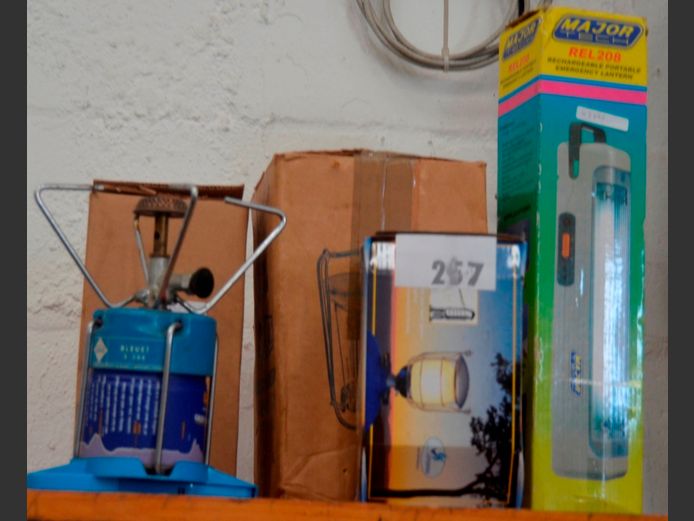 CADAC GAS LAMPS & A RECHARGEABLE LANTERN [Untested]