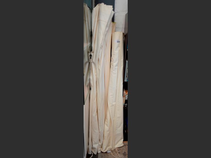 LOT: FABRIC BLINDS