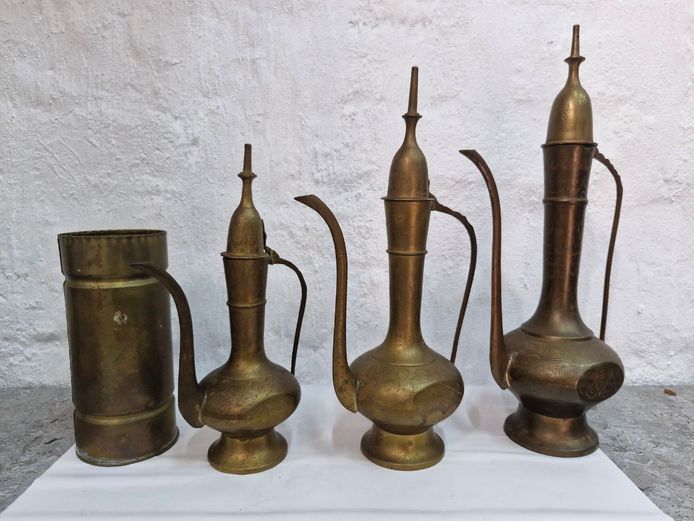 Collection of Vintage Brass Oil Cans & Brass Pouring Jug