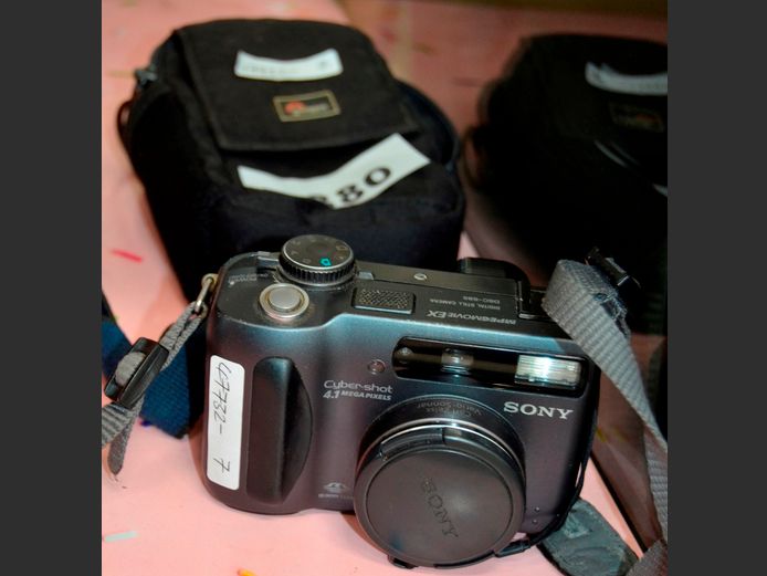 SONY CYBERSHOT 4.1MP DIGITAL CAMERA [Untested]