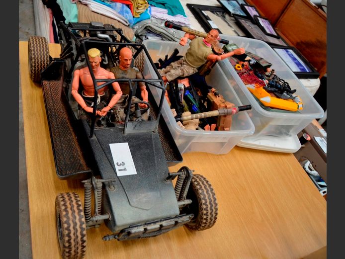 COLLECTION G.I. JOES WITH DUNE BUGGY & ACCESSORIES