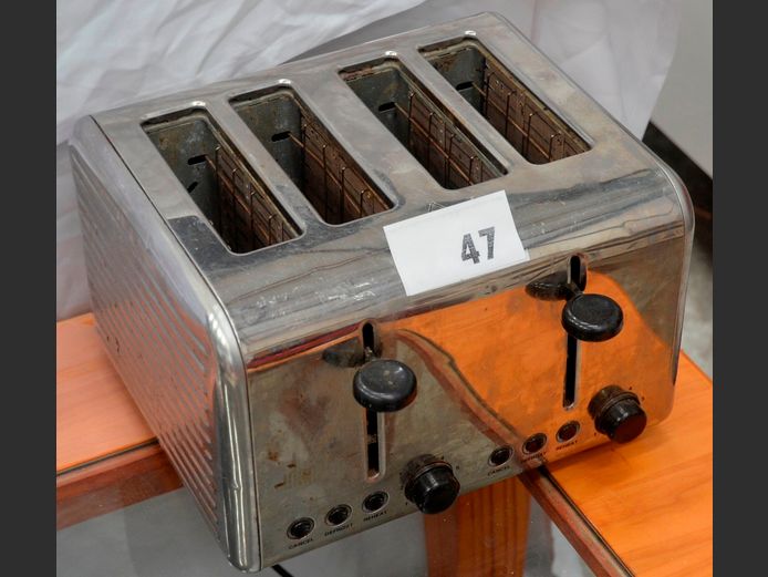 ALTIMUM STAINLESS STEEL 4-SLICE TOASTER [Switches on, untested further]