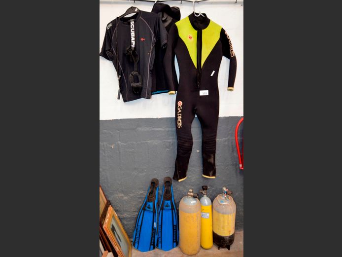 LOT: 3 x DIVING CYLINDERS [Condition unknown], 2 x WETSUITS & DIVING FINS