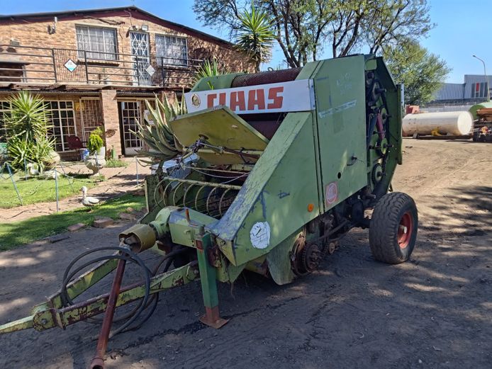 CLAAS ROLLANT 34 1.2 METRE ROUND BALER