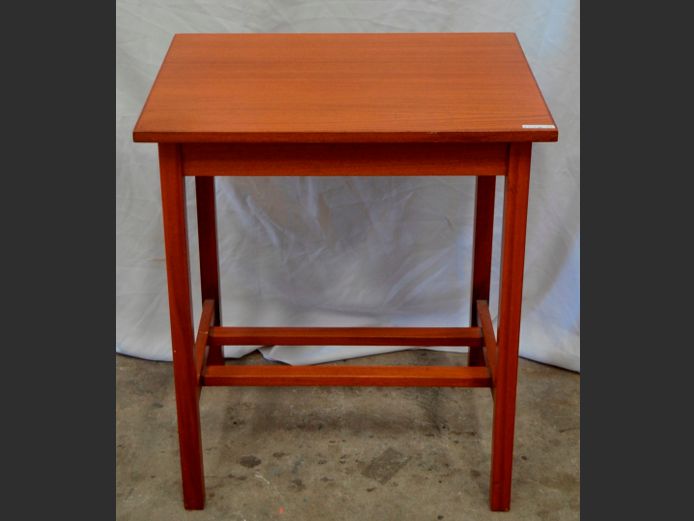 SAPELE MAHOGANY OCCASIONAL TABLE, 61 x 46 x 70cm