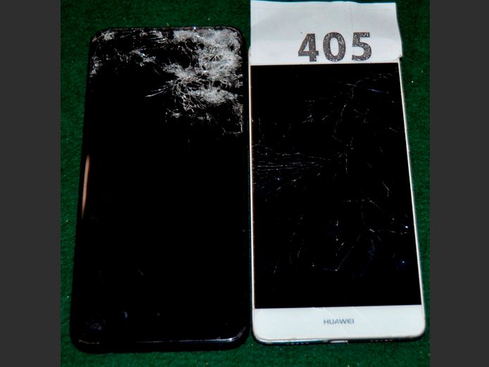 LOT: HUAWEI SMART PHONE & ANOTHER [Damaged]