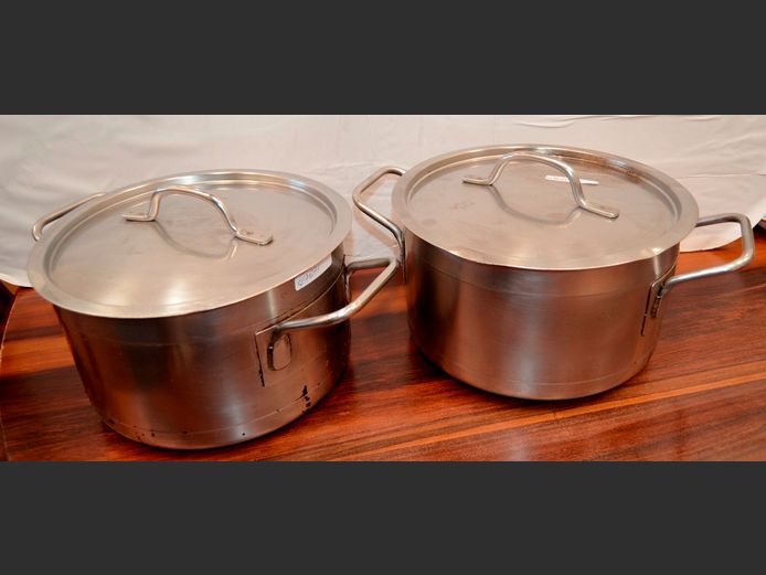 PAIR HEAVY STAINLESS STEEL POTS WITH LIDS, 23.5cm Diameter x 15cm High