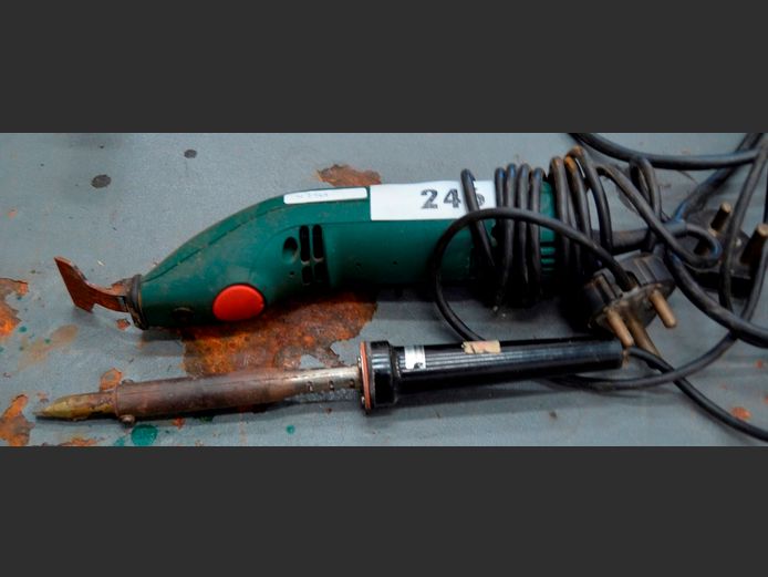 BOSCH ELECTRIC CHISEL & A SOLDERING IRON [Switch on, Untested further]