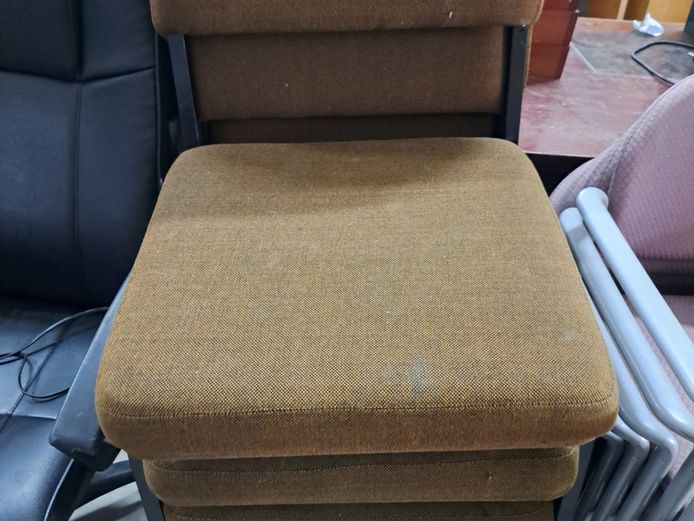 Brown visitors chair (metal frame) 