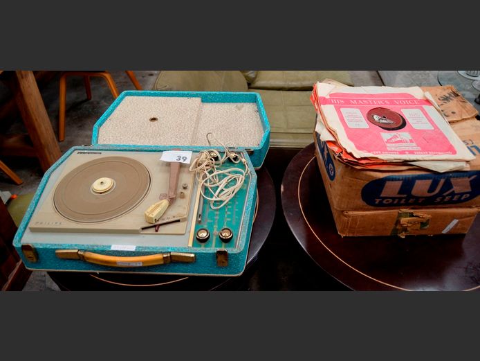 PHILIPS PORTABLE RECORD PLAYER IN CASE WITH LP RECORDS [Untested, no power supply]