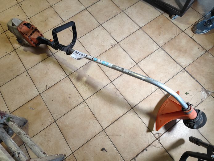 BUSH CUTTER