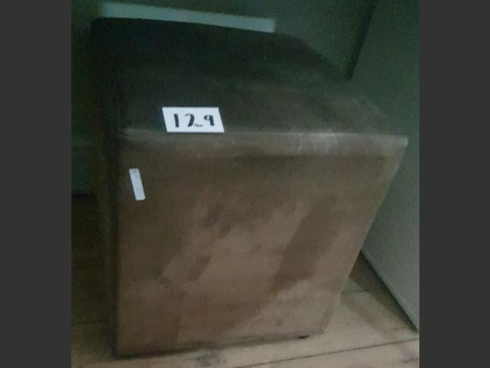 BROWN UPHOLSTERED OTTOMAN 