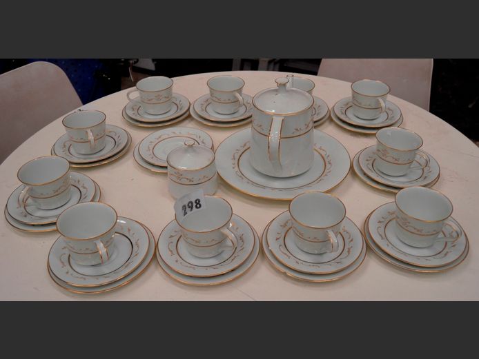 NORITAKE "JACQUELINE" WHITE & GOLD 41-PIECE PART TEA SET [Chips to some pieces]