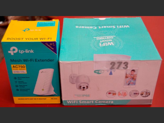 WI-FI SMART CAMERA & A TP LINK RANGE EXTENDER [Untested]