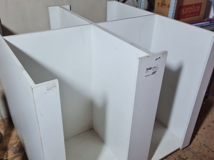 MOBILE CLOTHING SHELF